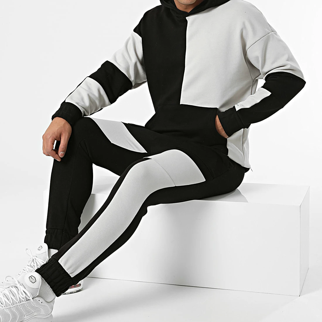 Le moins cher 🎁 Ensemble De Survêtement LL493 Noir Gris de Ikao 🛒 3 Le moins cher 🎁 Ensemble De Survêtement LL493 Noir Gris de Ikao 🛒