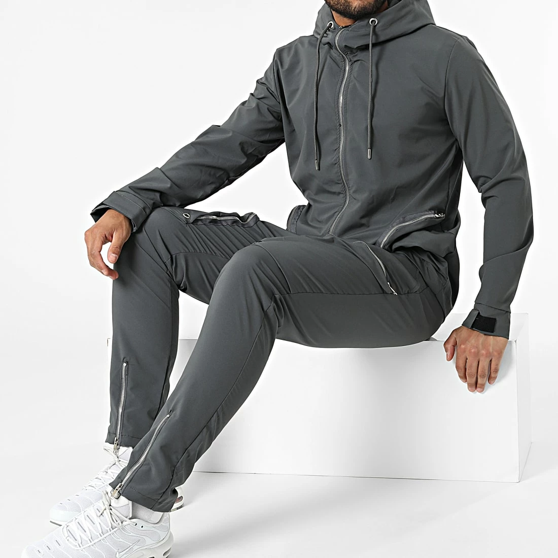 Meilleure affaire 🧨 Ensemble Veste Zippée Capuche Et Pantalon Jogging LL602 Gris Anthracite de Ikao 👏 3 Meilleure affaire 🧨 Ensemble Veste Zippée Capuche Et Pantalon Jogging LL602 Gris Anthracite de Ikao 👏