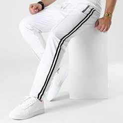 Acheter 😀 Pantalon Jogging A Bandes LL677 Blanc de Ikao 🛒 -Ikao Soldes Boutique ikao 324514 LL677 WHITE 20220621T141309 03