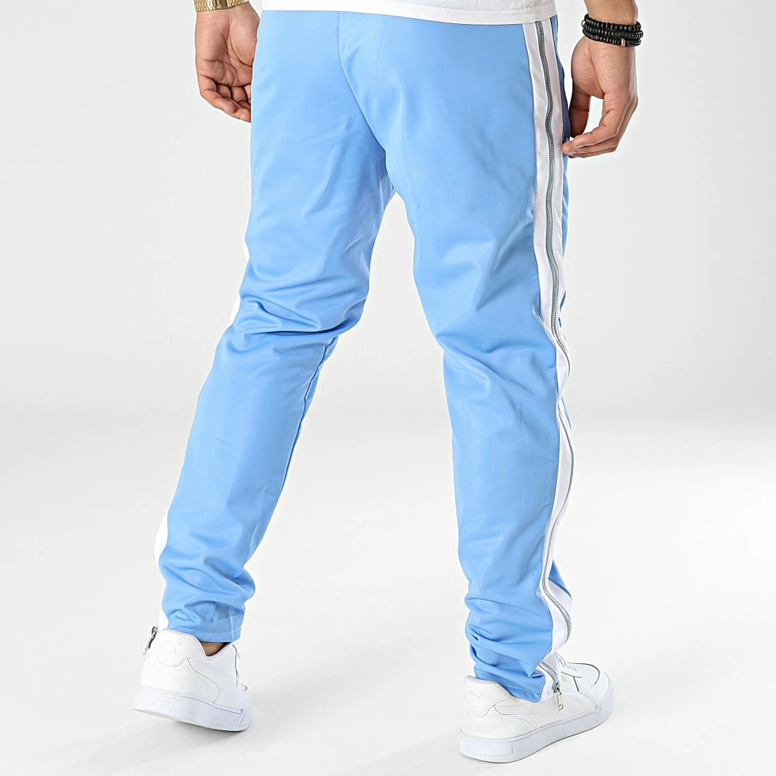 Sortie ✨ Pantalon Jogging A Bandes LL725 Bleu Ciel Blanc de Ikao 🤩 6 Sortie ✨ Pantalon Jogging A Bandes LL725 Bleu Ciel Blanc de Ikao 🤩 – Image 4