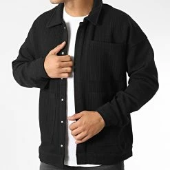 Promo 🛒 Surchemise Manches Longues LL726 Noir de Ikao ✨